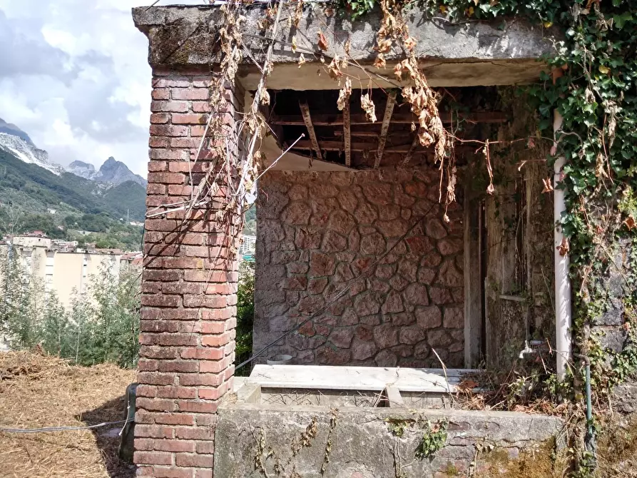 Immagine 20 di Villa in vendita  a Carrara