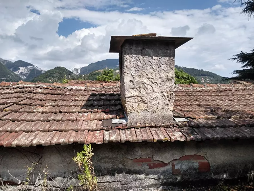 Immagine 23 di Villa in vendita  a Carrara