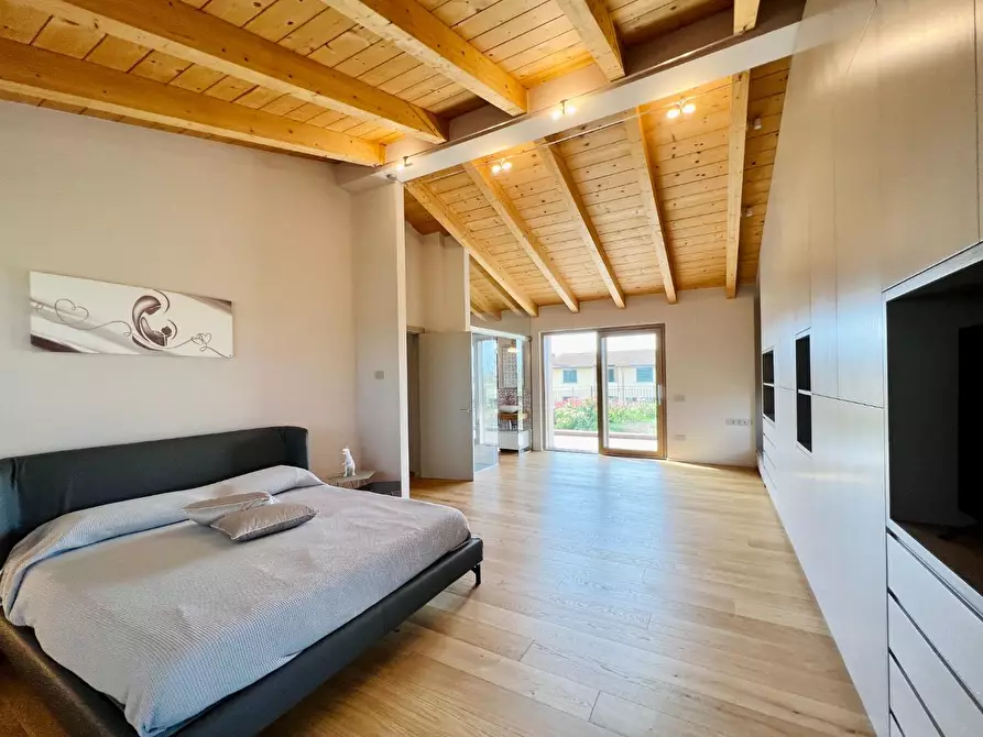 Immagine 14 di Villa in vendita  a Santa Croce Sull'arno