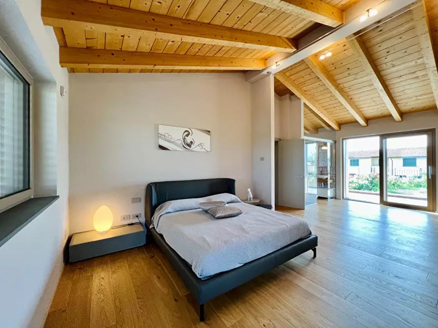 Immagine 15 di Villa in vendita  a Santa Croce Sull'arno