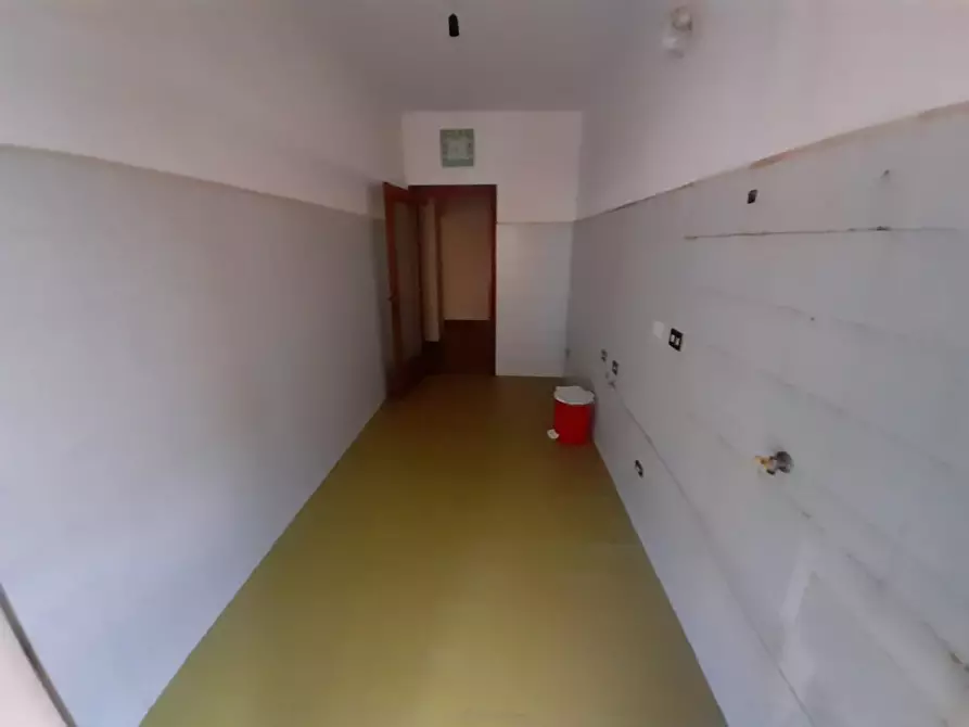 Immagine 4 di Appartamento in vendita  a Carrara