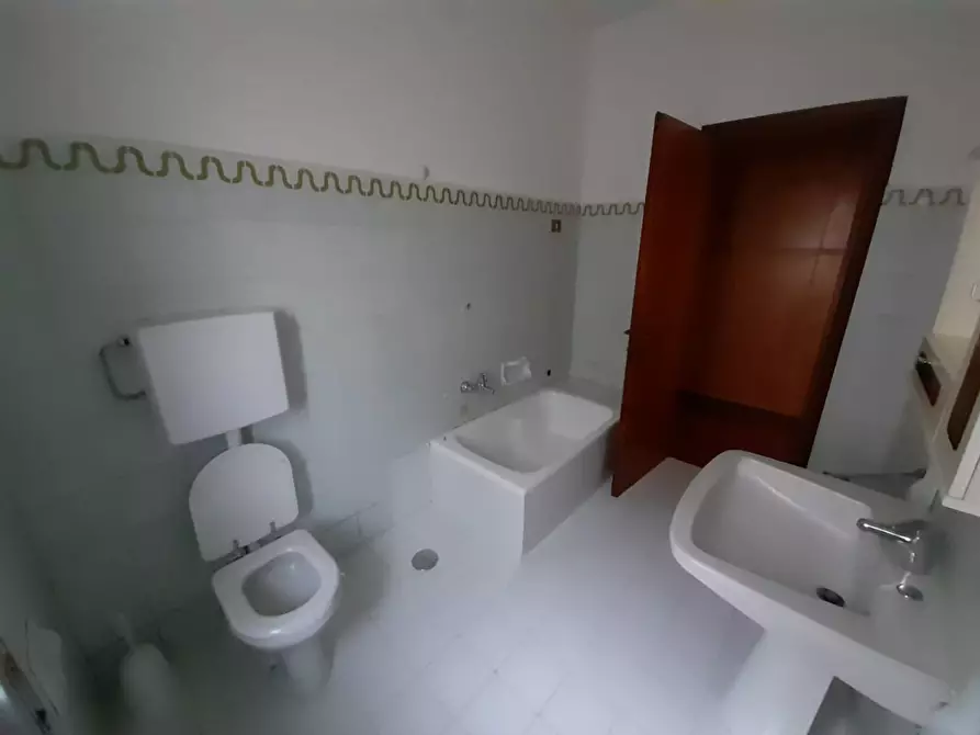 Immagine 14 di Appartamento in vendita  a Carrara