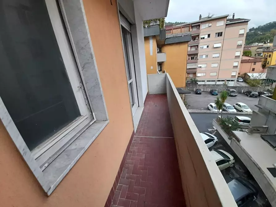 Immagine 10 di Appartamento in vendita  a Carrara