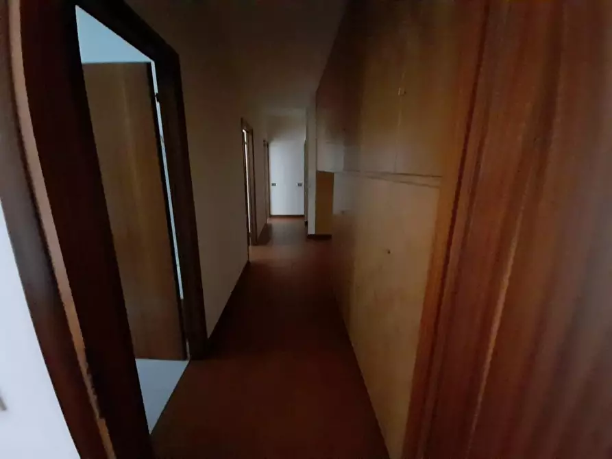 Immagine 8 di Appartamento in vendita  a Carrara