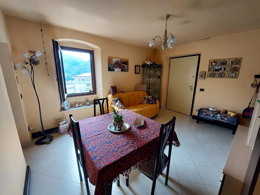 Immagine 10 di Casa bifamiliare in vendita  a Carrara