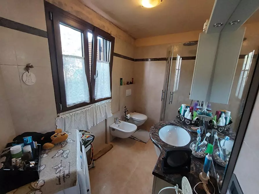 Immagine 3 di Casa bifamiliare in vendita  a Carrara