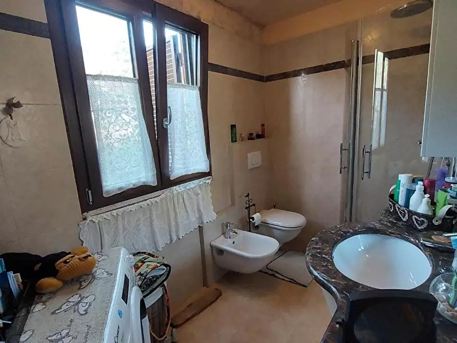 Immagine 4 di Casa bifamiliare in vendita  a Carrara