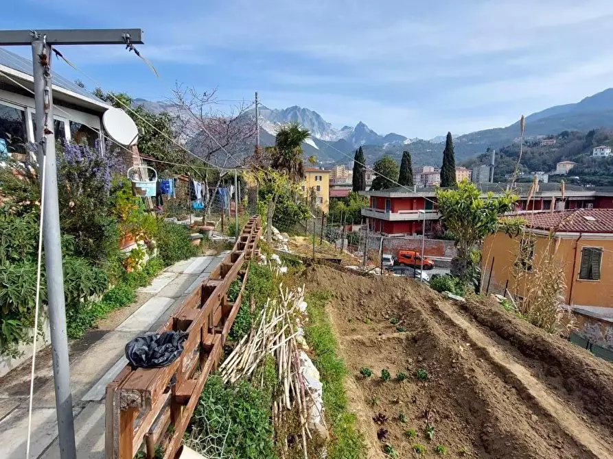 Immagine 34 di Casa bifamiliare in vendita  a Carrara