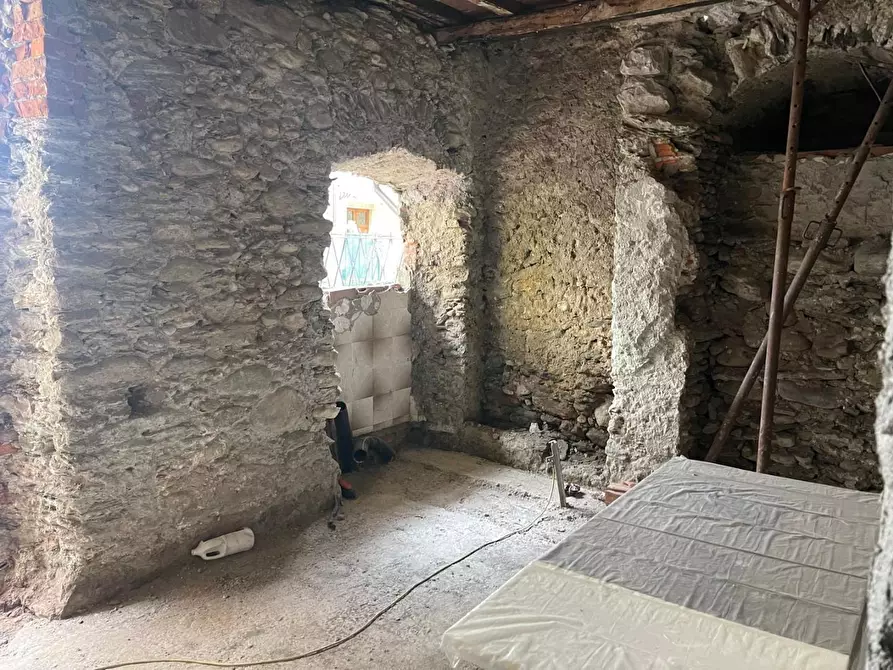 Immagine 5 di Appartamento in vendita  a Massa