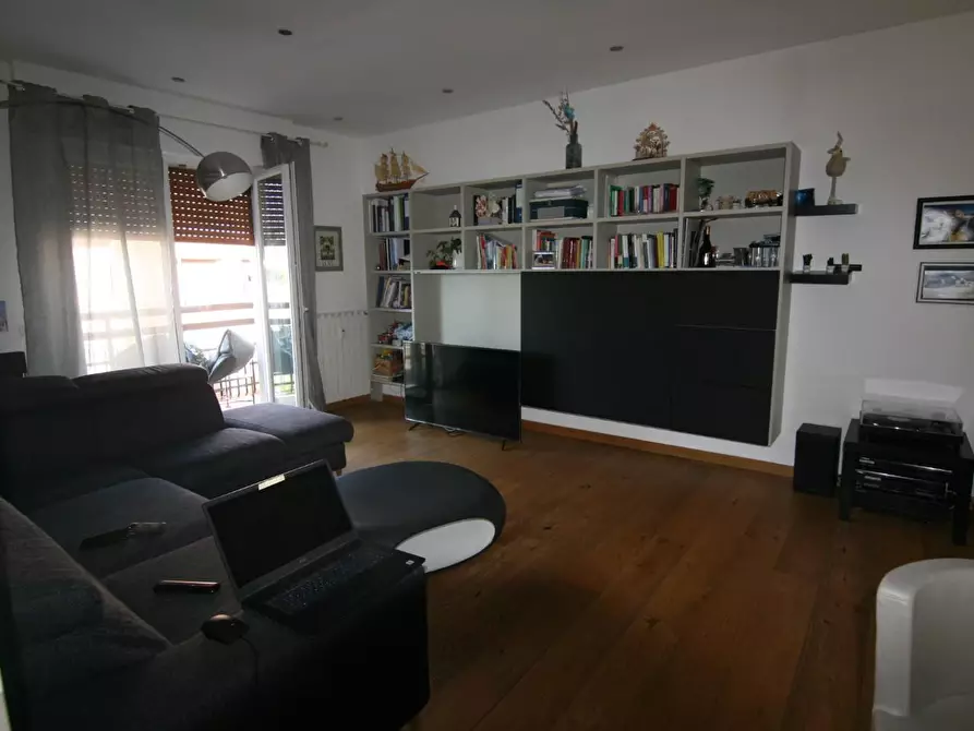 Immagine 6 di Appartamento in vendita  a Carrara