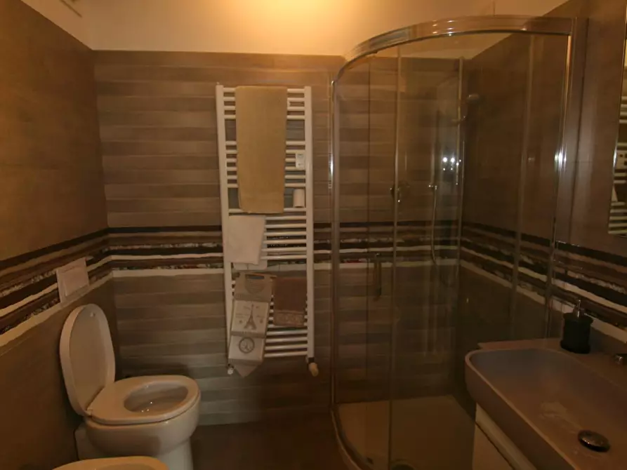 Immagine 10 di Appartamento in vendita  a Carrara