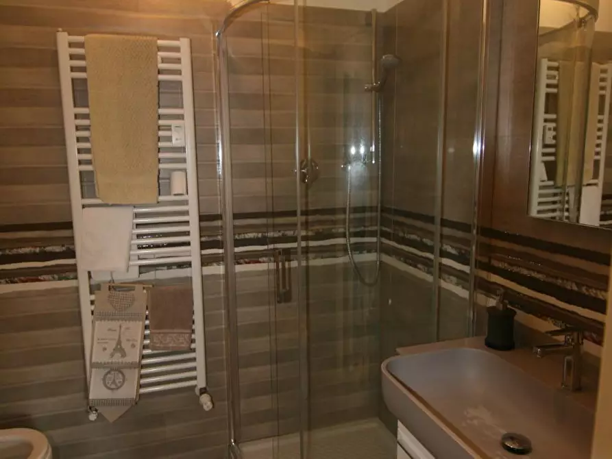 Immagine 9 di Appartamento in vendita  a Carrara