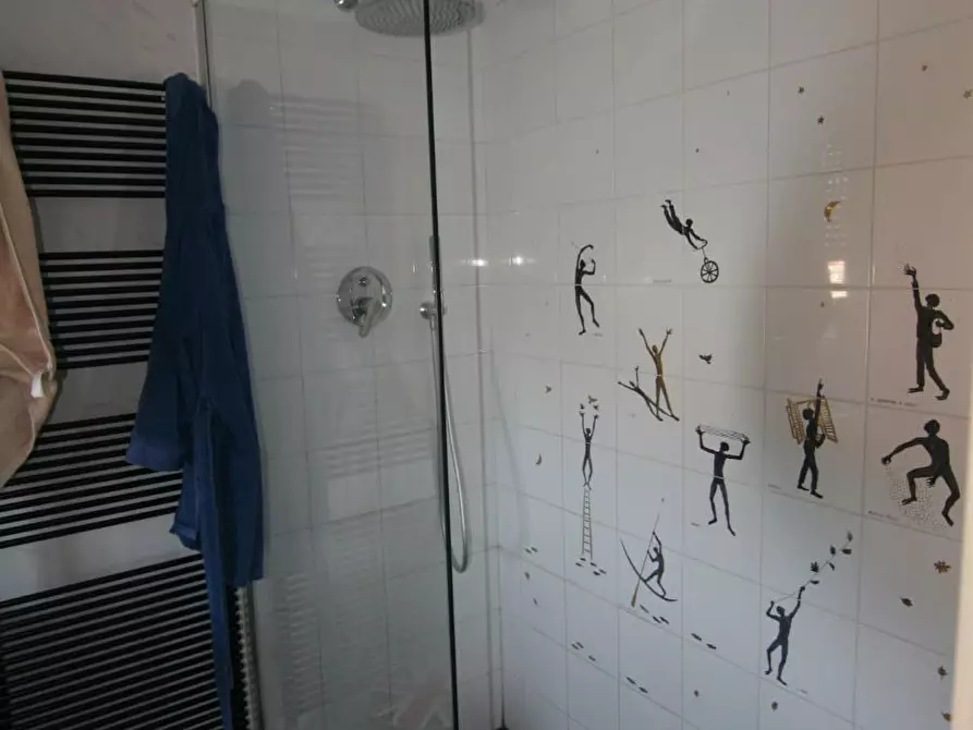 Immagine 13 di Appartamento in vendita  a Carrara