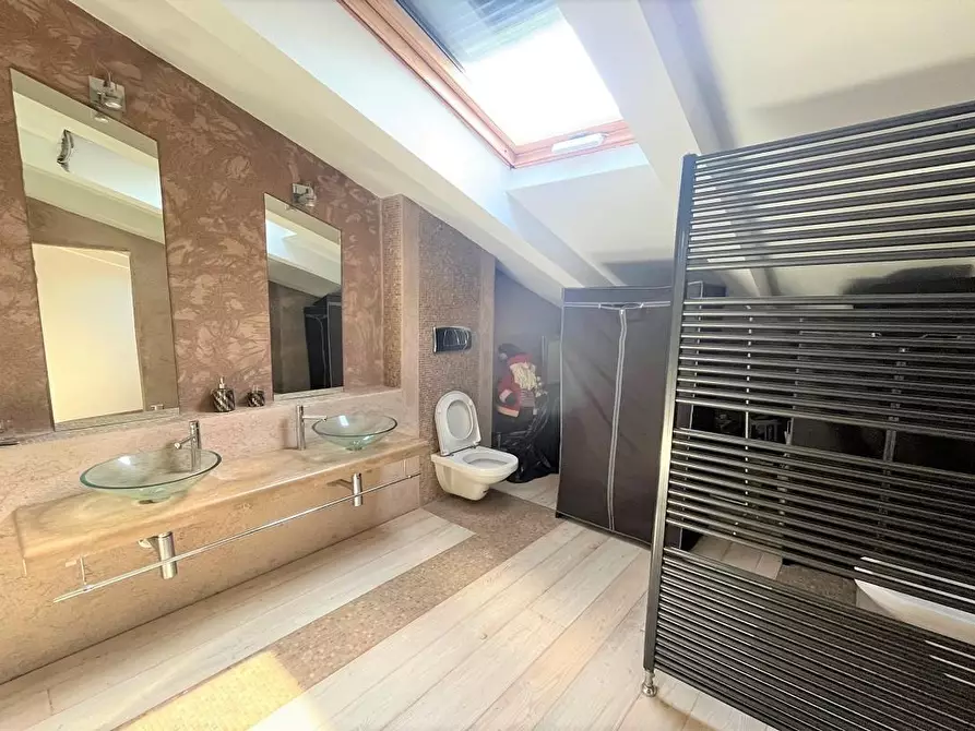 Immagine 18 di Villa in vendita  a Certaldo