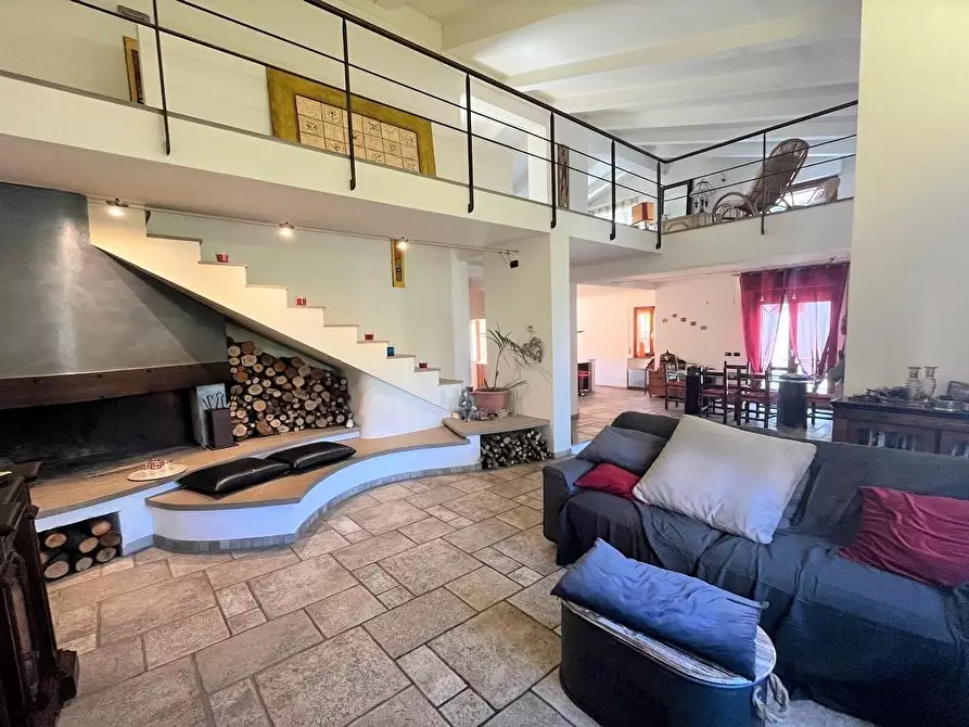 Immagine 2 di Villa in vendita  a Certaldo