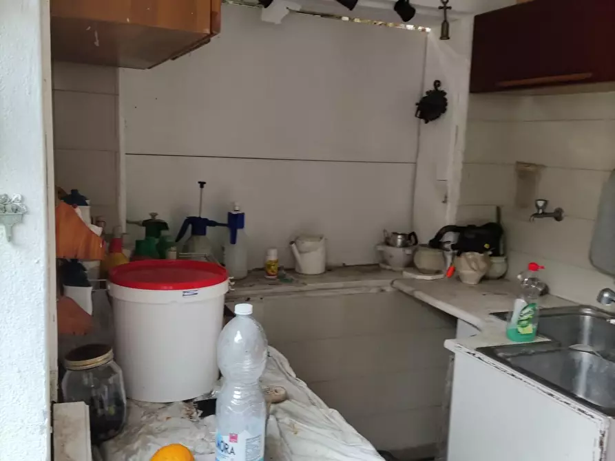 Immagine 21 di Villa in vendita  a Carrara