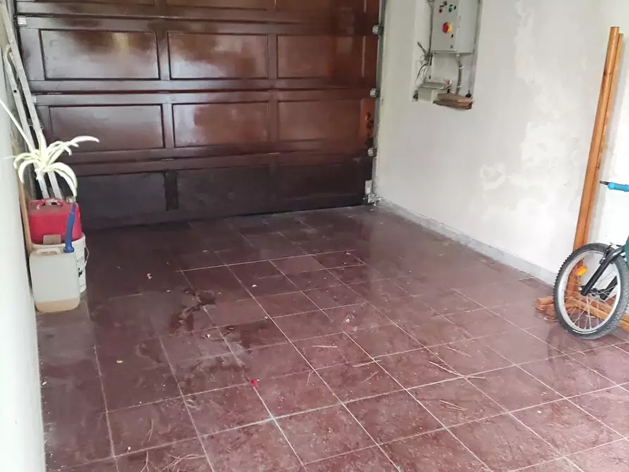 Immagine 22 di Villa in vendita  a Carrara