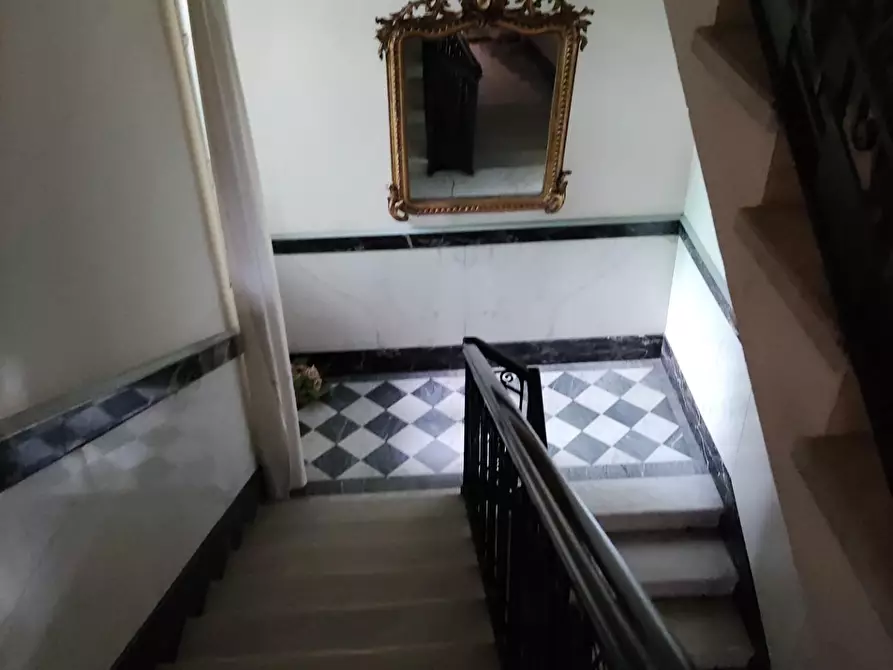 Immagine 13 di Villa in vendita  a Carrara