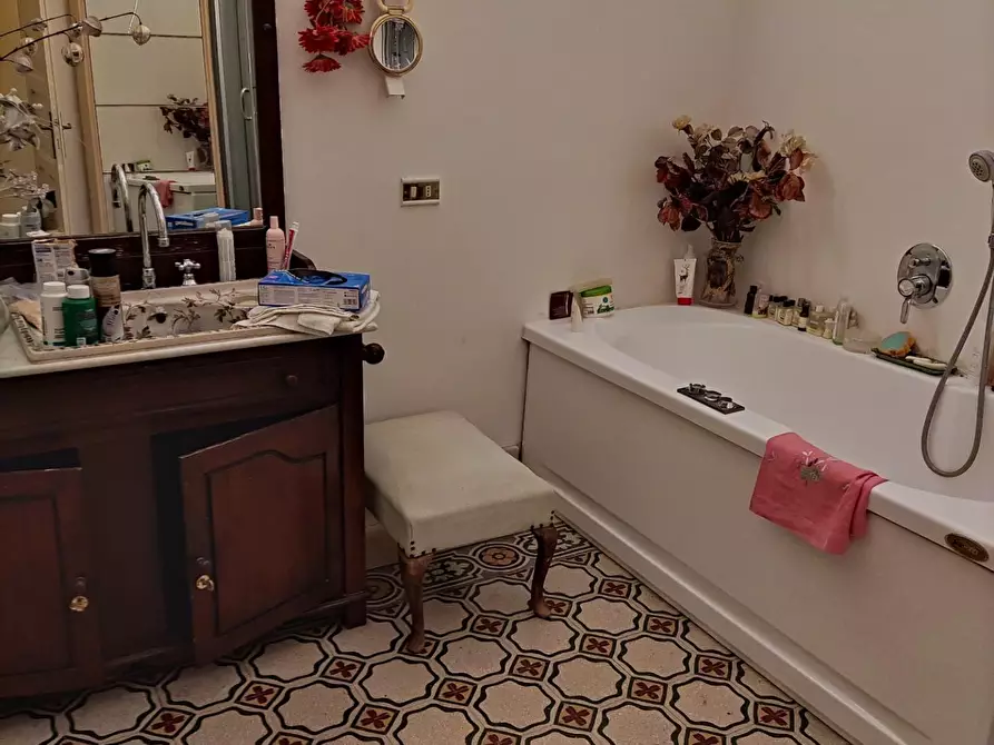 Immagine 7 di Villa in vendita  a Carrara