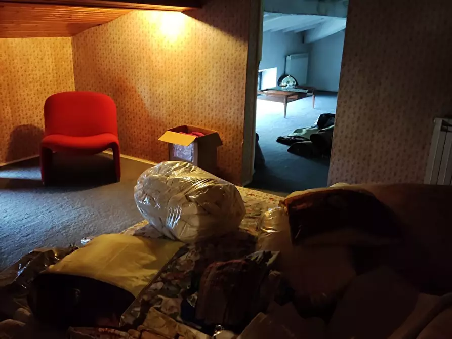 Immagine 9 di Villa in vendita  a Carrara