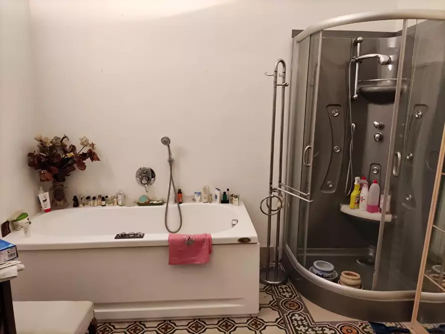 Immagine 6 di Villa in vendita  a Carrara