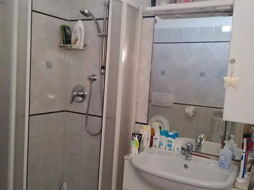 Immagine 9 di Casa semindipendente in vendita  a Carrara