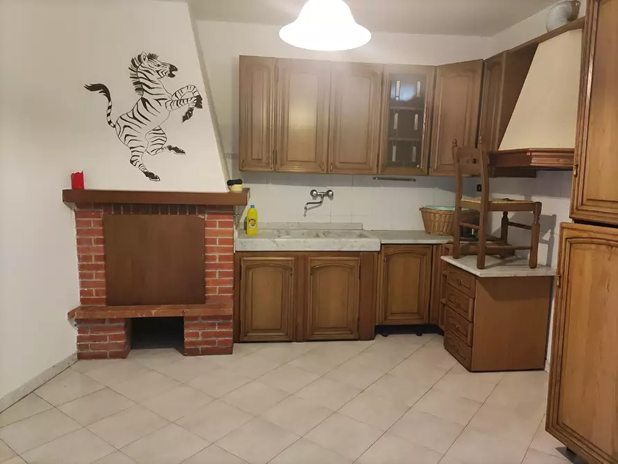 Immagine 5 di Appartamento in vendita  a Carrara