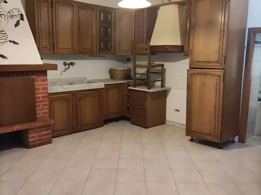 Immagine 3 di Appartamento in vendita  a Carrara