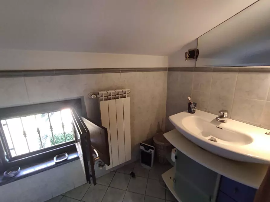 Immagine 19 di Casa semindipendente in vendita  a Castelnuovo Magra