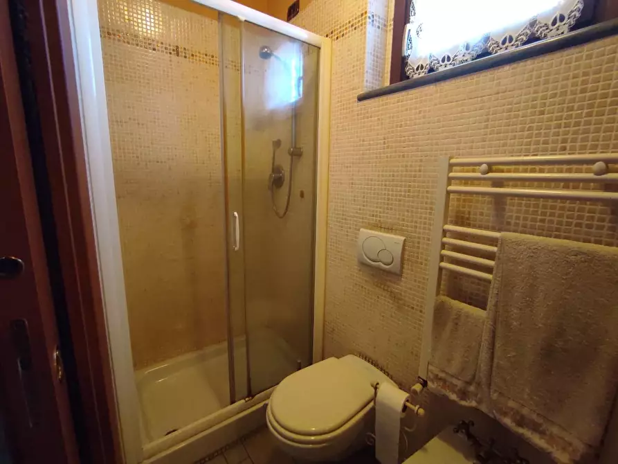 Immagine 11 di Casa semindipendente in vendita  a Castelnuovo Magra