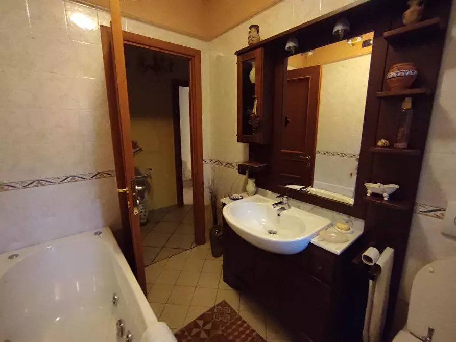 Immagine 31 di Casa semindipendente in vendita  a Castelnuovo Magra