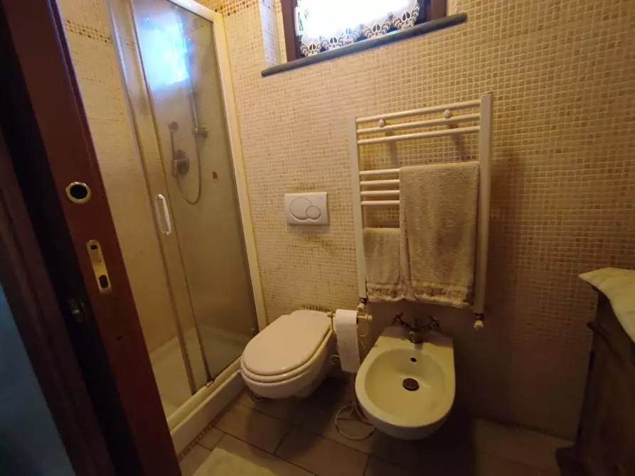 Immagine 13 di Casa semindipendente in vendita  a Castelnuovo Magra