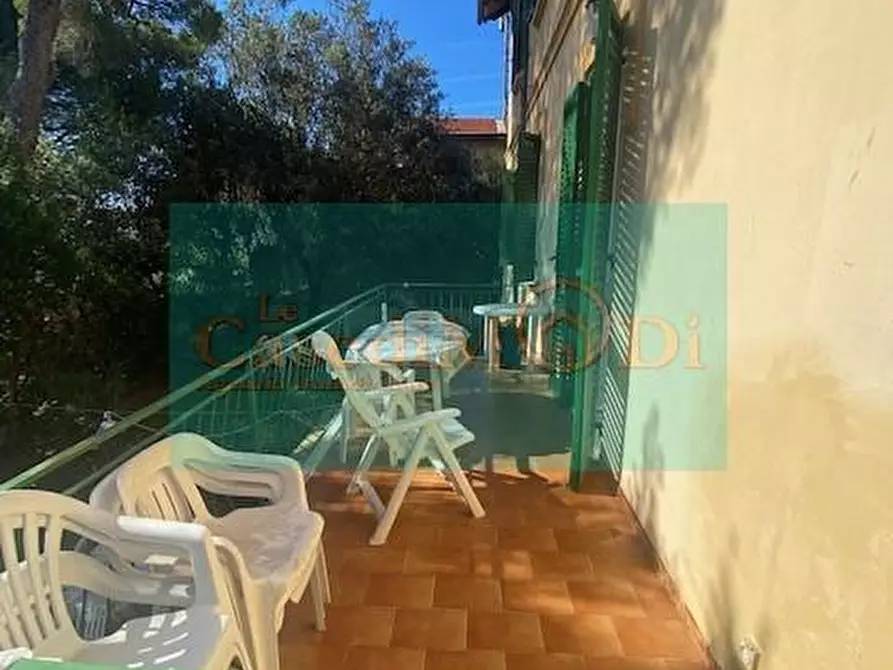 Immagine 7 di Villa in vendita  a Livorno