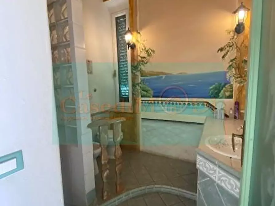 Immagine 25 di Villa in vendita  a Livorno