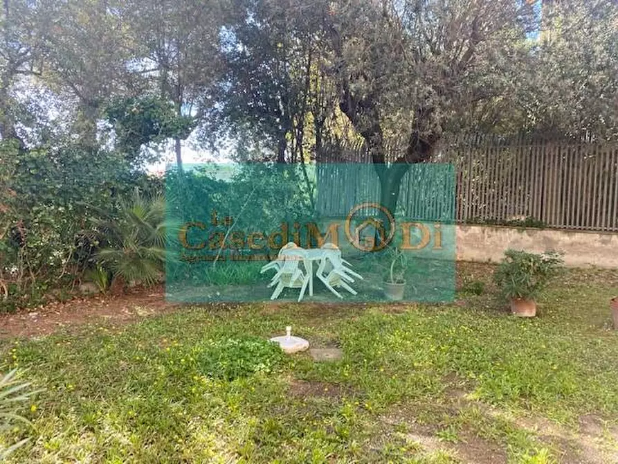 Immagine 10 di Villa in vendita  a Livorno