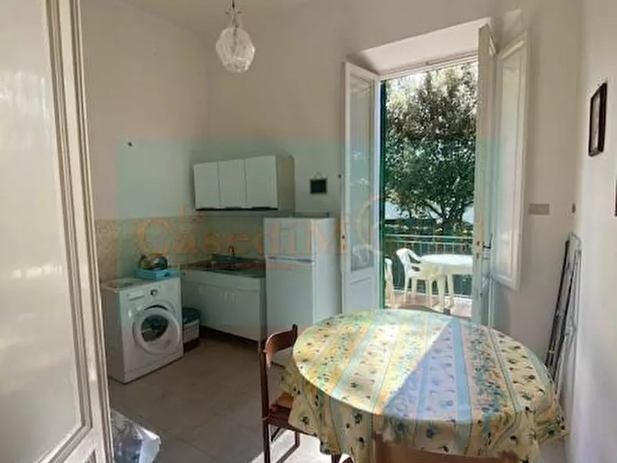 Immagine 37 di Villa in vendita  a Livorno