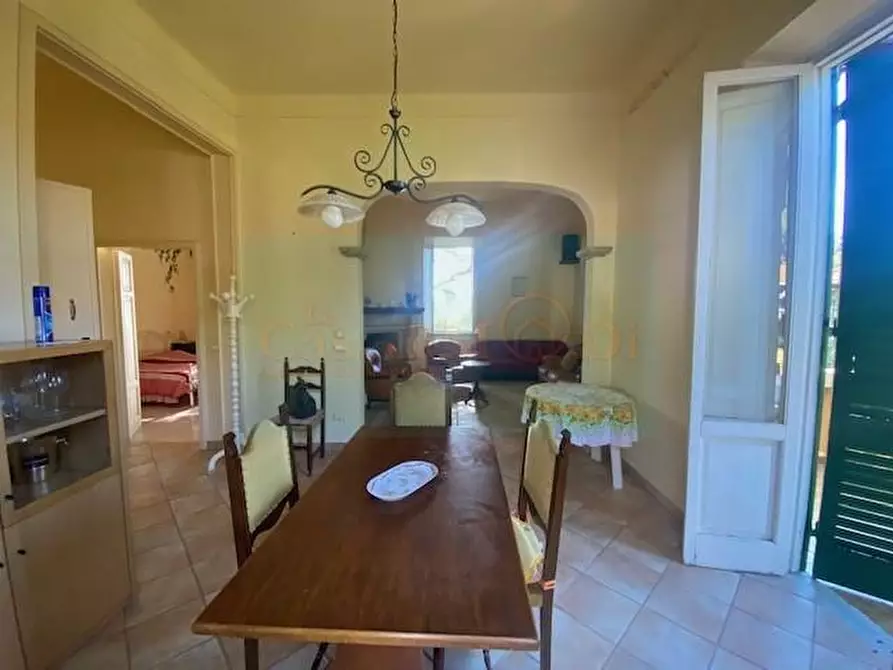 Immagine 12 di Villa in vendita  a Livorno
