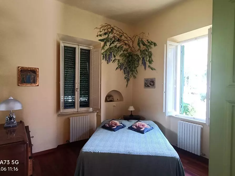 Immagine 24 di Villa in vendita  a Livorno