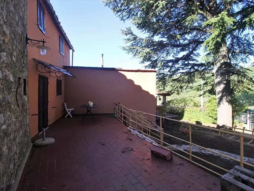 Immagine 2 di Porzione di casa in vendita  a Gaiole In Chianti