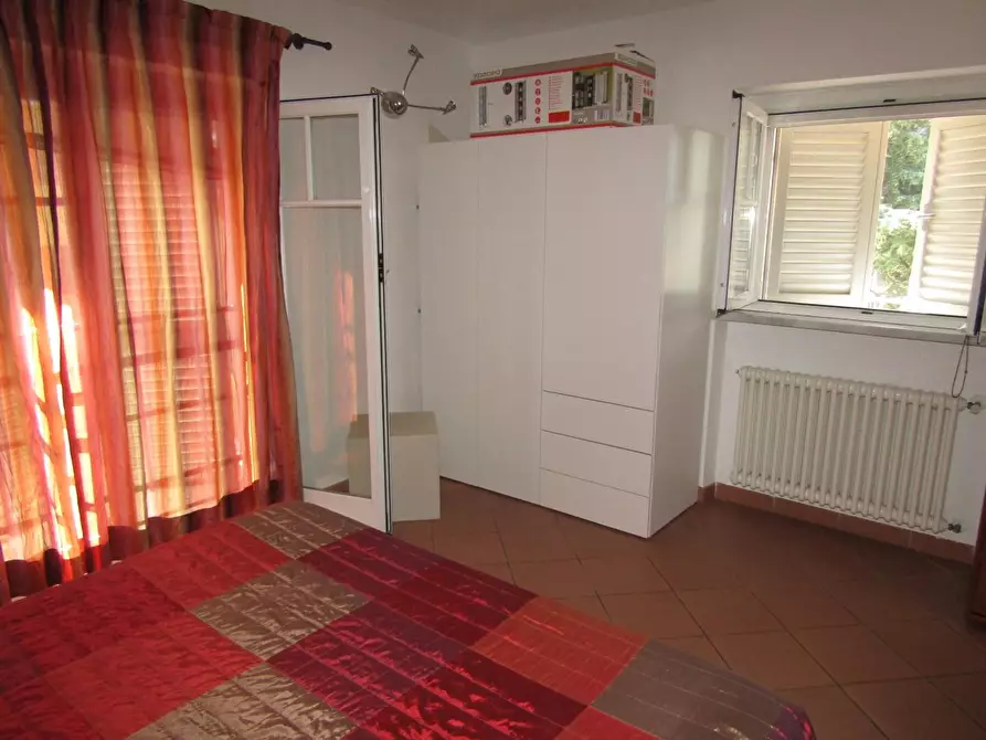 Immagine 11 di Appartamento in vendita  a Carrara