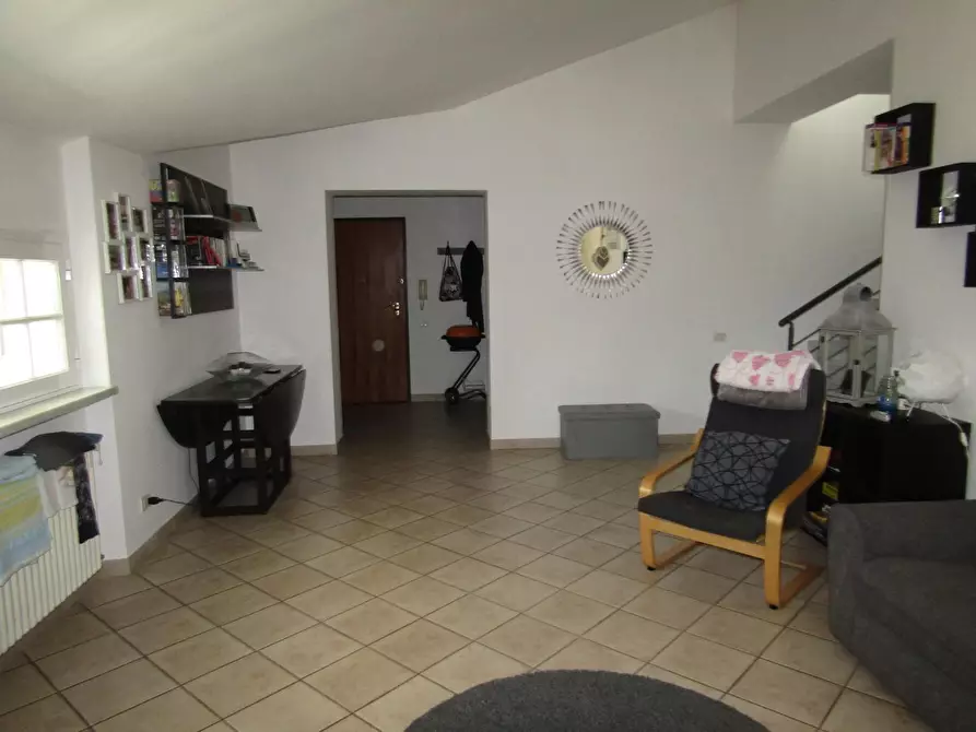 Immagine 2 di Appartamento in vendita  a Carrara