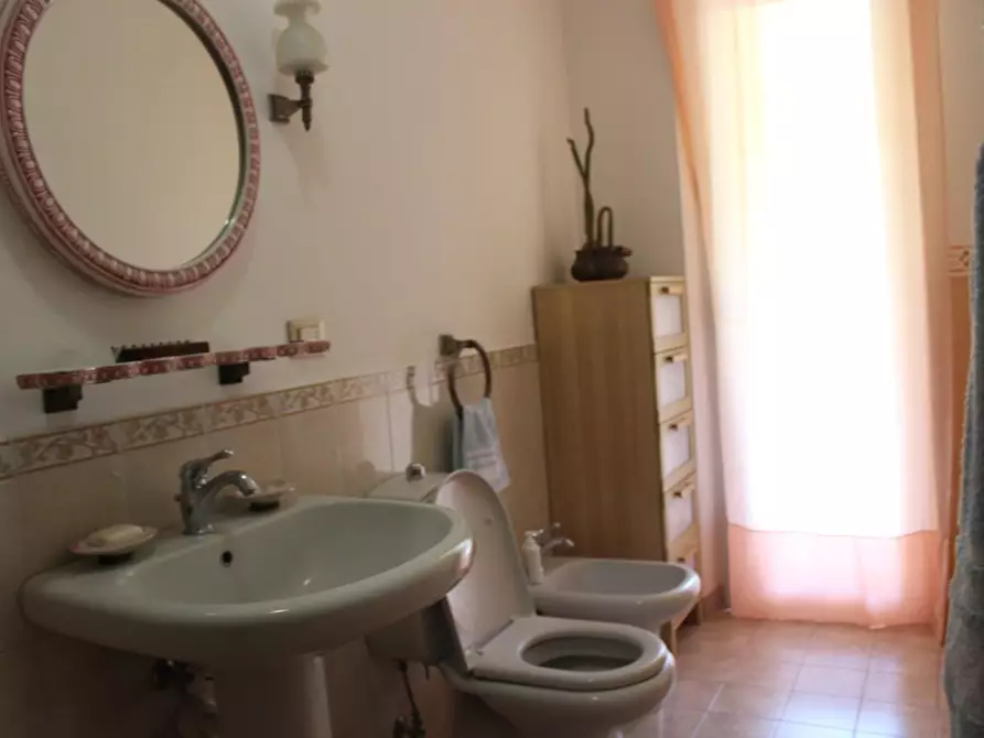 Immagine 15 di Villetta a schiera in vendita  a Carrara