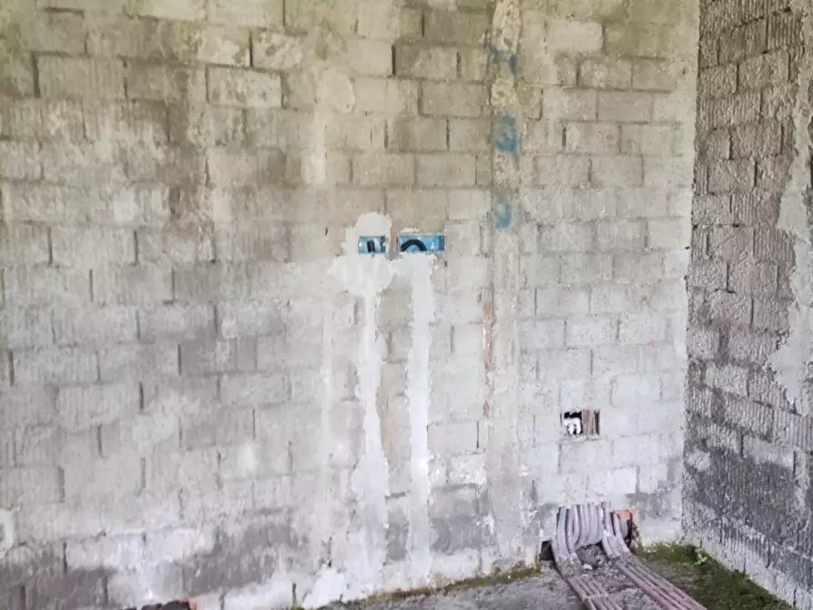 Immagine 18 di Villa in vendita  a Carrara