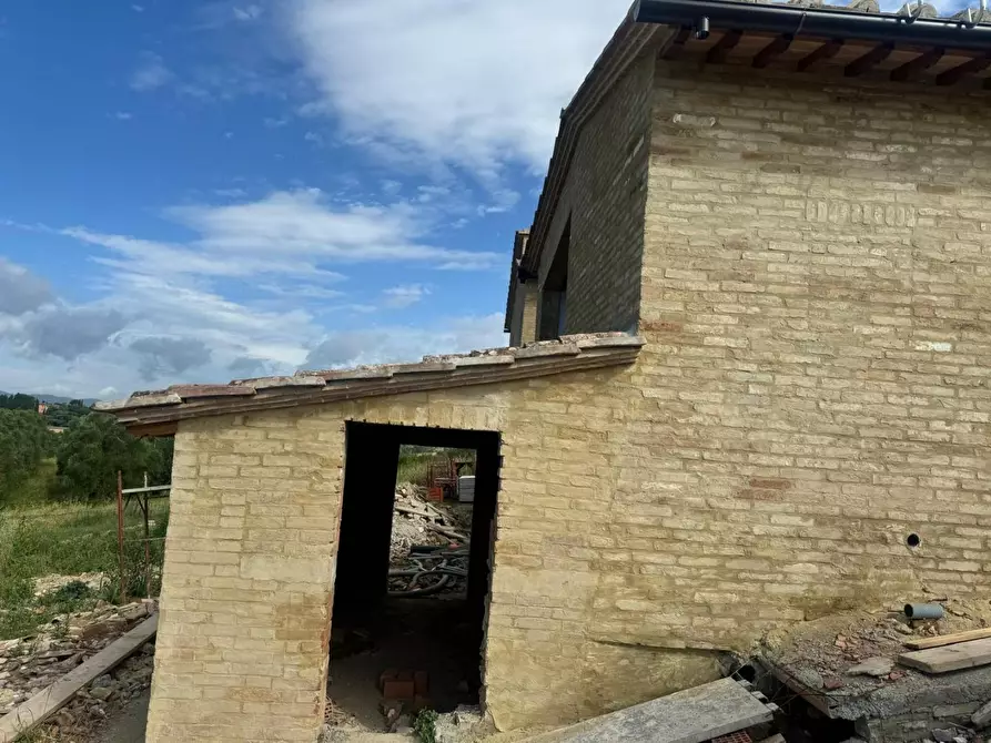 Immagine 1 di Porzione di casa in vendita  a Siena