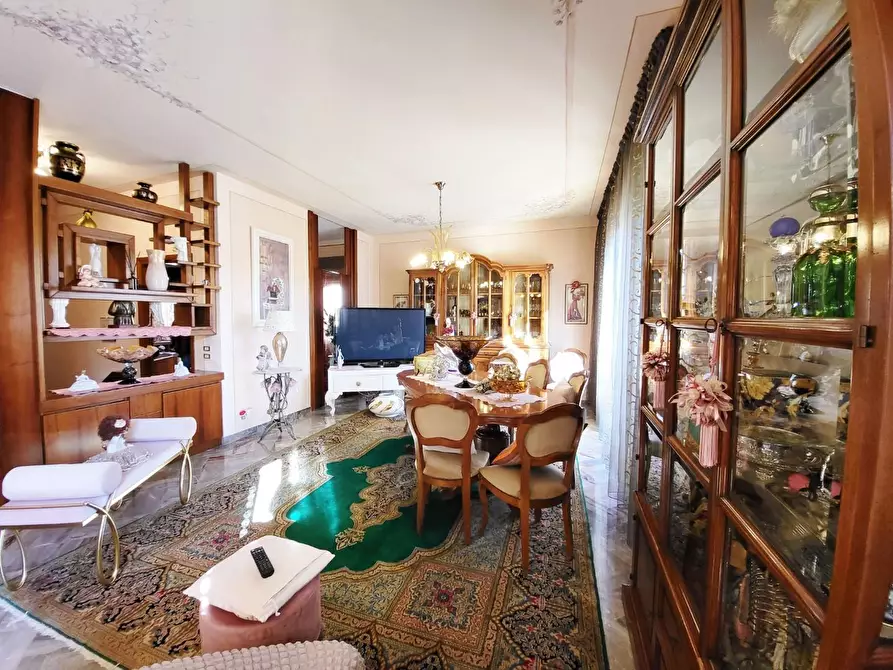 Immagine 2 di Appartamento in vendita  a Cascina