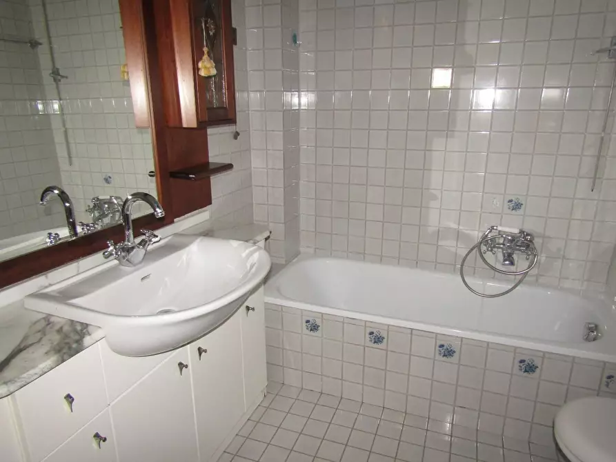 Immagine 9 di Terratetto in vendita  a Carrara