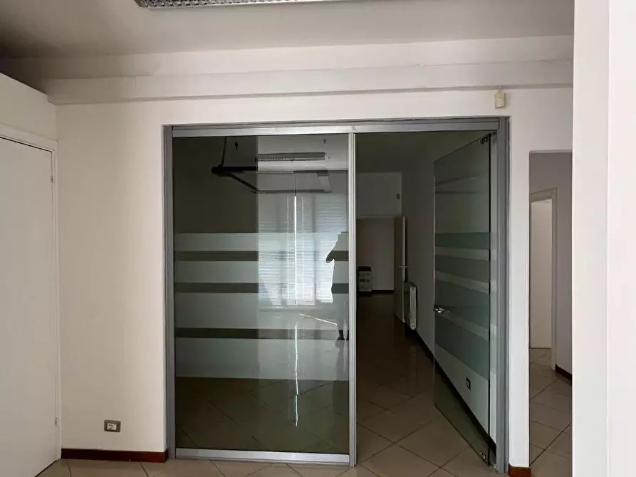 Immagine 3 di Ufficio in affitto  a Pisa