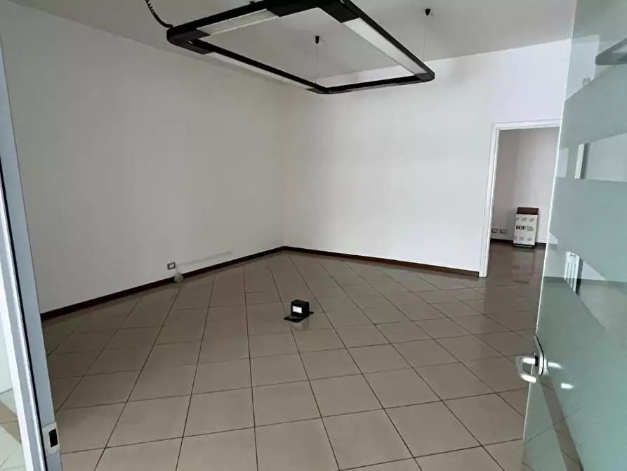 Immagine 4 di Ufficio in affitto  a Pisa