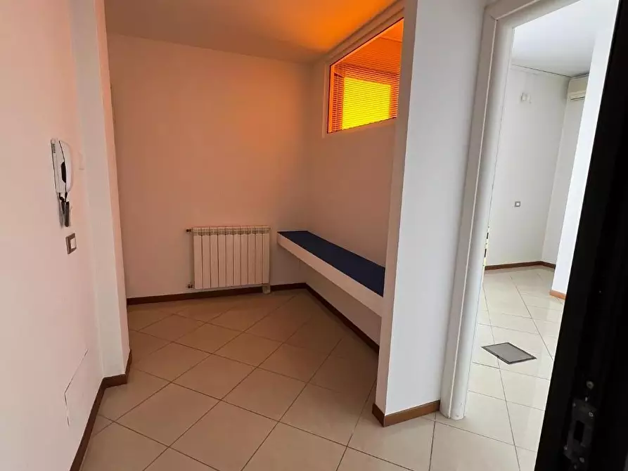 Immagine 16 di Ufficio in affitto  a Pisa