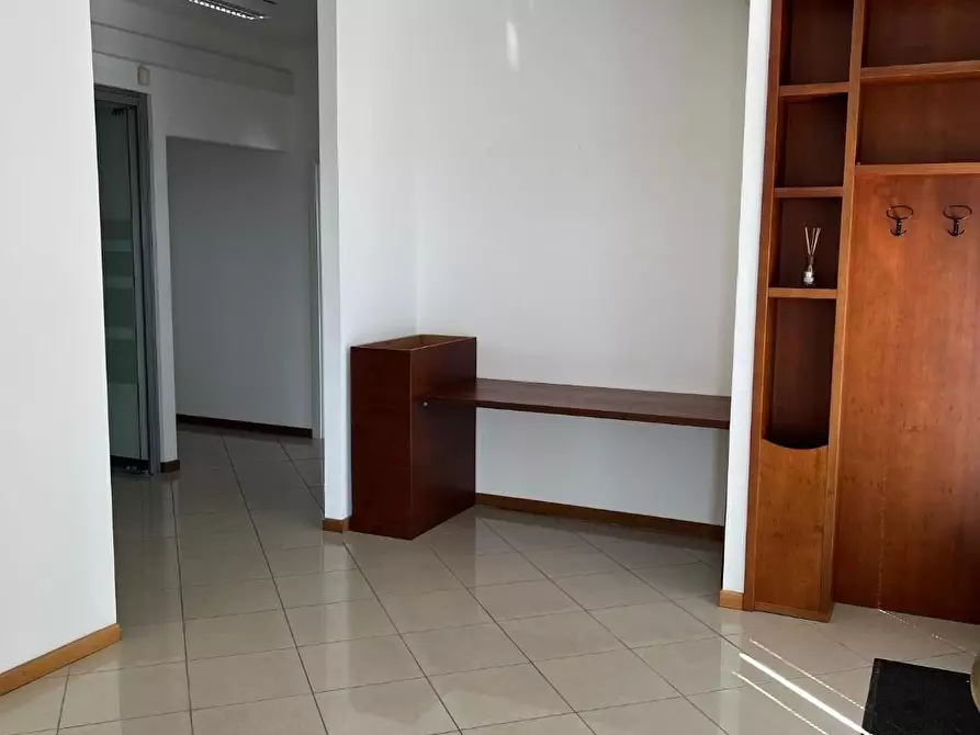 Immagine 2 di Ufficio in affitto  a Pisa